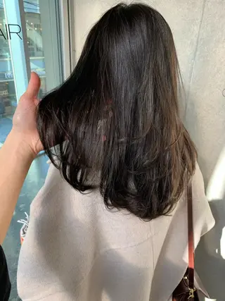 ロング カラー 岩田菜央 《武蔵小杉》のヘアスタイル