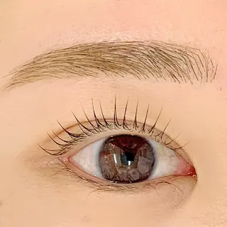 アイブロウ BellFlower Aki（眉・まつげ）のマツエク・マツパデザイン