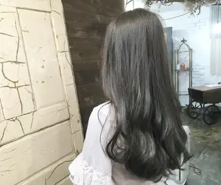 ロング カラー 阿嘉 萌子のヘアスタイル