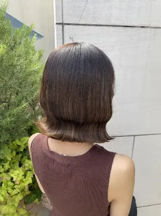 ミディアム カラー AnFye une qatllのヘアスタイル