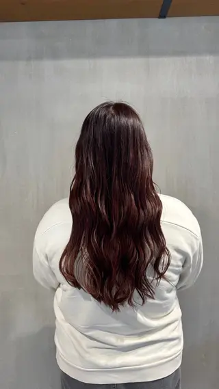 カラー 岡田 渚のヘアスタイル