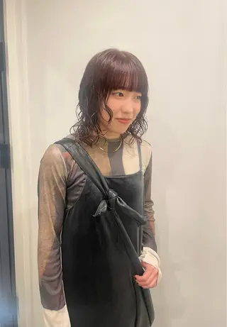 ミディアム カラー 渋谷 留菜のヘアスタイル