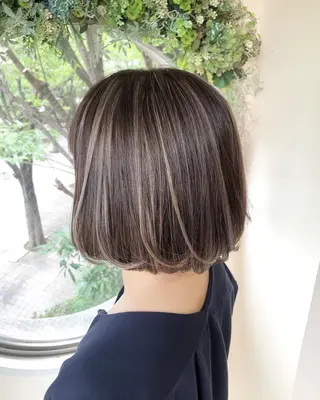 ショート カラー 上霜 菜月のヘアスタイル