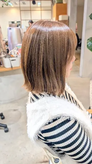 ミディアム 【女性限定】 しおりのヘアスタイル