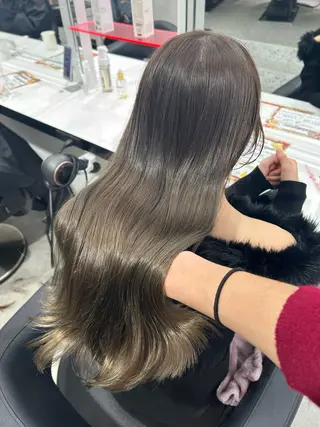 ロング カラー エフェクトブリーチ／ レイヤーカット／翔のヘアスタイル