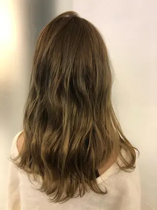 ロング カラー ヘアアレンジ GLROW haruhiのヘアスタイル