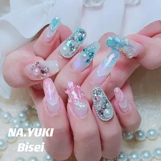 ネイル 🦋 Queenieのネイルデザイン