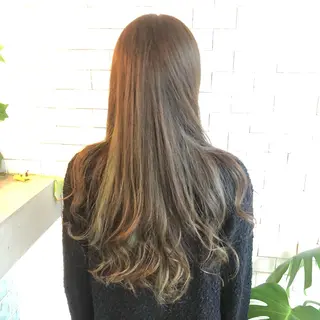 ロング カラー ヘアアレンジ EARTH大宮駅前店所属・吉田 瑛美のヘアスタイル