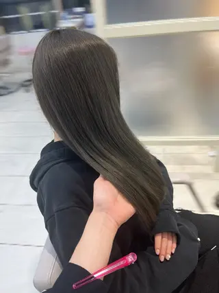 ロング カラー 似合わせレイヤー/ 透明感カラーのヘアスタイル