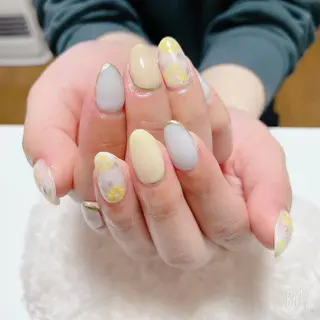 ネイル The Best Beauty受付担当のヘアスタイル