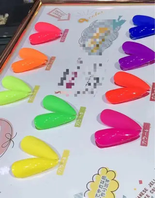 ミディアム ネイル 長さ出し専門 nynaのネイルデザイン