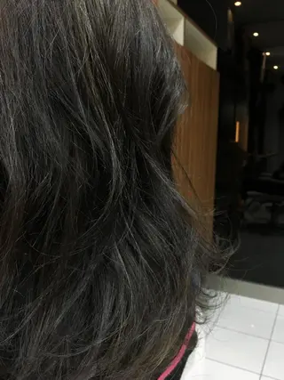 ミディアム カラー 白髪ぼかしハイライト 柳川拓哉のヘアスタイル