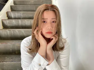 セミロング カラー 倉辻 香奈子のヘアスタイル