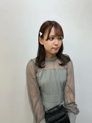 ミディアム 韓国ヘア×ハイトーン AYA💫のヘアスタイル