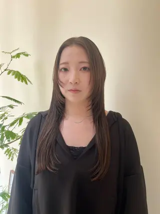 ロング 山口 愛結のヘアスタイル