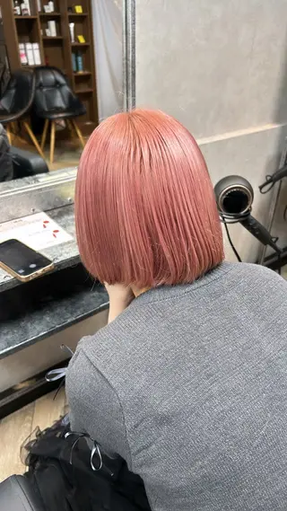 ショート カラー est hair 池袋西口所属・♡派手髪カラー♡ 🅝🅐🅝🅐のヘアスタイル