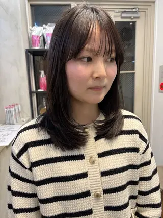 ミディアム ブリーチなしWカラー /赤み消し/トモキのヘアスタイル