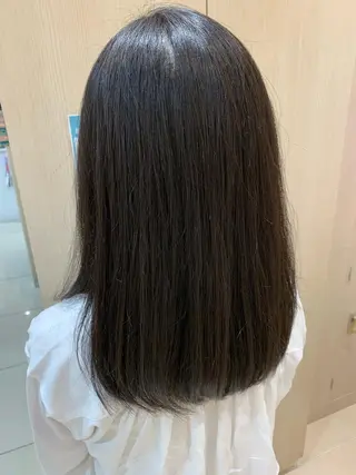 ミディアム ツヤ髪🌈髪質改善 🌈ナカゴシのヘアスタイル