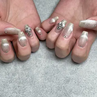 ネイル crestnail所属・小林 束紗のネイルデザイン