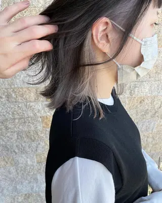 ミディアム 明石 歩樹のヘアスタイル