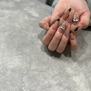 ネイル yua salon所属・朝岡 詩衣のネイルデザイン