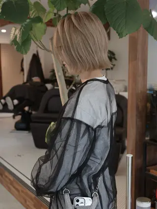 ショート カラー (h)wim ウィムのヘアスタイル