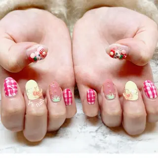 ネイル 手書きが得意🖌️ Y’s  nailのネイルデザイン