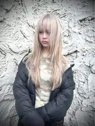 ロング カラー デザインカラー⭐︎★ 🐆hyo🐆のヘアスタイル