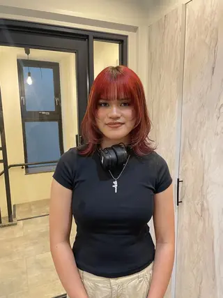 ミディアム カラー 渋谷 留菜のヘアスタイル