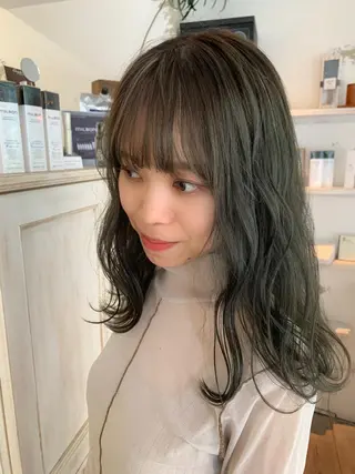 セミロング カラー fio マナミのヘアスタイル