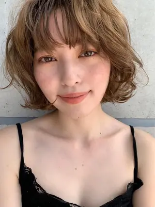 ショート カラー 赤み消し韓国ヘア レイヤー縮毛🤍渡邉のヘアスタイル