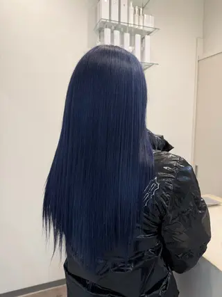 ロング カラー 飯野 咲楽のヘアスタイル