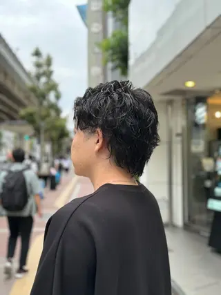 ミディアム パーマ メンズ メンズパーマ特化/波 巻きツイスパ 長町至のヘアスタイル