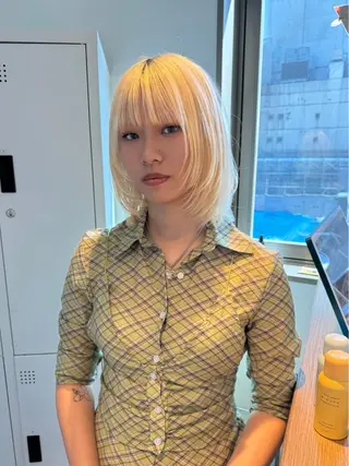 カラー 切りっぱなしボブ レイヤー/縮毛矯正のヘアスタイル