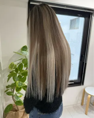 ロング COCO/ブリーチ エクステ/ハイトーンのヘアスタイル