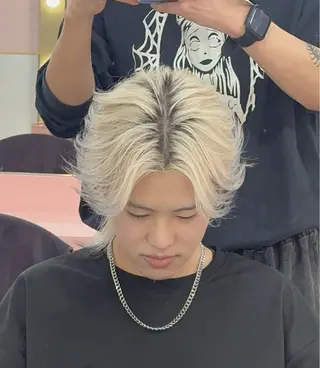 ミディアム メンズ ニュアンス/フェザー /ウルフ/伶馬のヘアスタイル