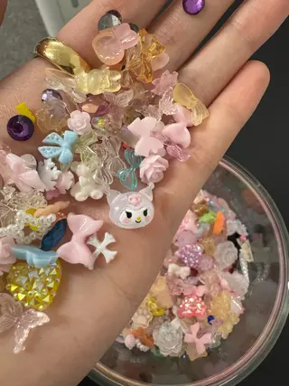 ネイル ネイルサロンCARNET(カルネ)所属・江﨑 智美のネイルデザイン