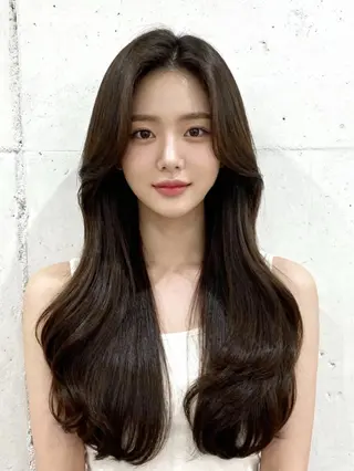 セミロング カラー 韓国レイヤーカット 🫧大阪梅田レイヤーのヘアスタイル