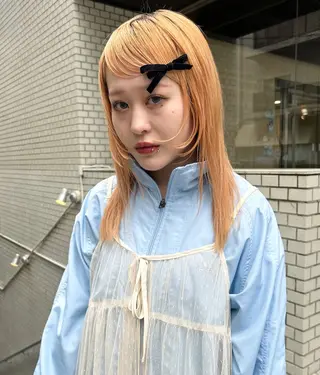 セミロング FERIA梅田🖤 透明感カラー🎀のヘアスタイル