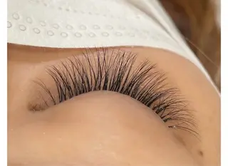 マツエク・マツパ ドーリーラッシュノースポートモール店所属・吉屋 瑞紀のマツエク・マツパデザイン