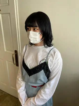 ミディアム カラー MIOベージュカラー 柔らかいカラーのヘアスタイル