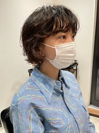 ショート パーマ Loom.所属・村上雅人 ナチュラルモードのヘアスタイル