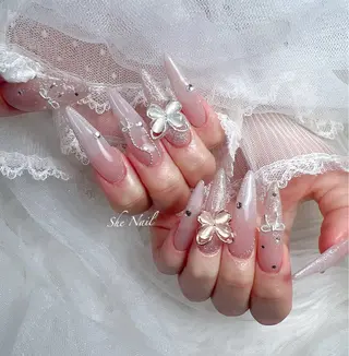 ネイル She   Nail所属・ISA_ BELLAのネイルデザイン