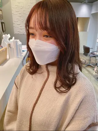 セミロング カラー 塩澤 榛奈のヘアスタイル