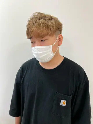 ショート カラー ハイトーン/ウルフ /レイヤー/坂野幸伸のヘアスタイル