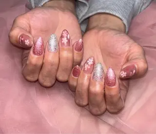 ネイル 𝐁𝐞𝐥𝐥 𝐦𝐞のネイルデザイン