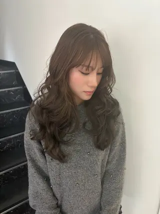 ロング カラー HAZEL所属・大山 茶子のヘアスタイル