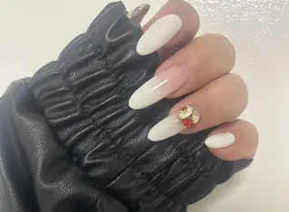 ミディアム 小西 麻紀のネイルデザイン