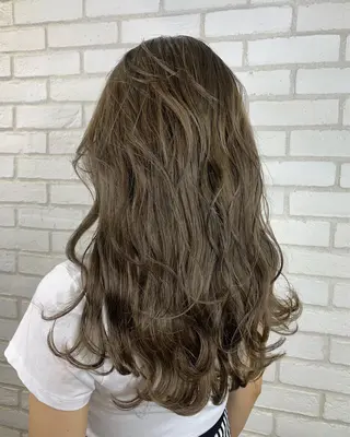 ロング カラー she2.shinjuku所属・takumi Hのヘアスタイル