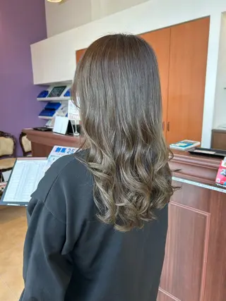 カラー 今中 紗英のヘアスタイル